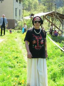 Essa Elke im COF T-Shirt